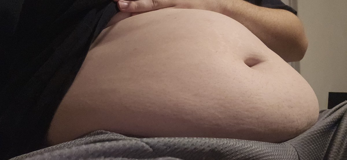 BigOrbit1's tweet photo. Belly update. Still squishy. And have been eating more lately. Good yummy food!

#feedee #feeder #bhm #fat #furry #tummy https://t.co/DPOYcv5Jlp