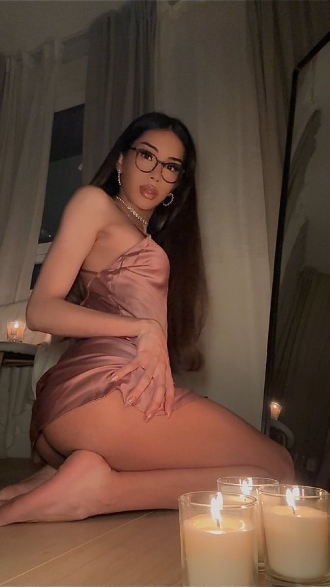 leilatransgff's tweet photo. Sometimes your shy nerdy friend can become a cute chick ;) https://t.co/UFwKfZKtnU