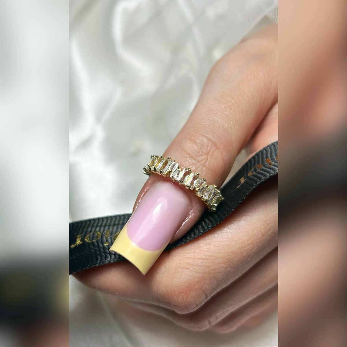 DeloraRincov's tweet photo. Cudowny żółty z małym dodatkiem 💛 https://t.co/nV3ePlv8fT