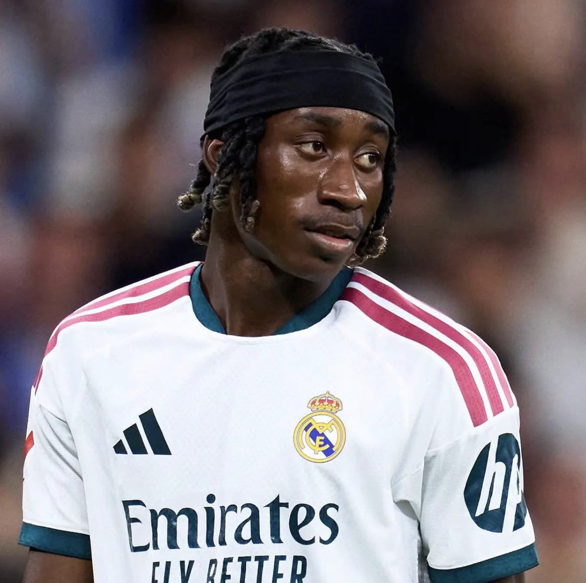 MatchDCentral's tweet photo. 🚨📸 Yan Diomande’s partner, Princess Aiysha, was spotted in the stands at the Santiago Bernabéu watching Real Madrid take on Rayo Vallecano in La Liga.

👀🇨🇮 https://t.co/SjeN5yNJ10
