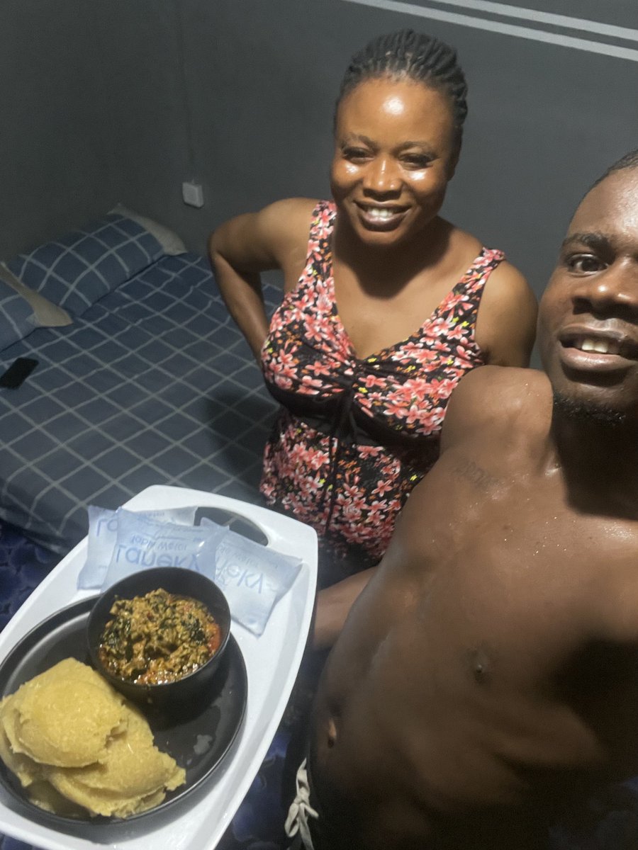 waggydey4you's tweet photo. My mom came to visit me, so I had to enter the kitchen and prepare some delicious Egusi soup and Eba for her dinner. ❤️🥹 https://t.co/Z9bZxRtjRF