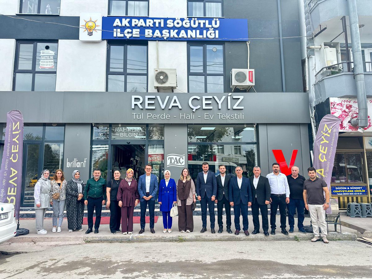 envertok's tweet photo. Türkiye Yüzyılı Buluşmaları programı kapsamında  Genel Merkez Disiplin Kurulu üyemiz Saliha Dönmez hanımefendi ile birlikte ilçe başkanlığımızı ziyaret ettik. İlçe başkanımız @suat_dirhemci  ve belediye başkanımız @sbselcukkurt ile birlikte teşkilatımızda dava arkadaşlarımız ile birlikte hasbihal ettik. Durmak yok yola devam..