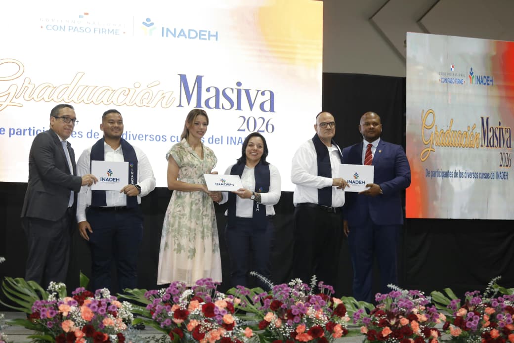 InadehOficial's tweet photo. Hoy, realizamos la segunda graduación masiva en la provincia de Panamá, con la entrega de certificados a participantes que culminaron sus procesos de formación en distintos cursos y programas de 8 centros de formación.
#ConPasoFirme https://t.co/4xde35ZOtW