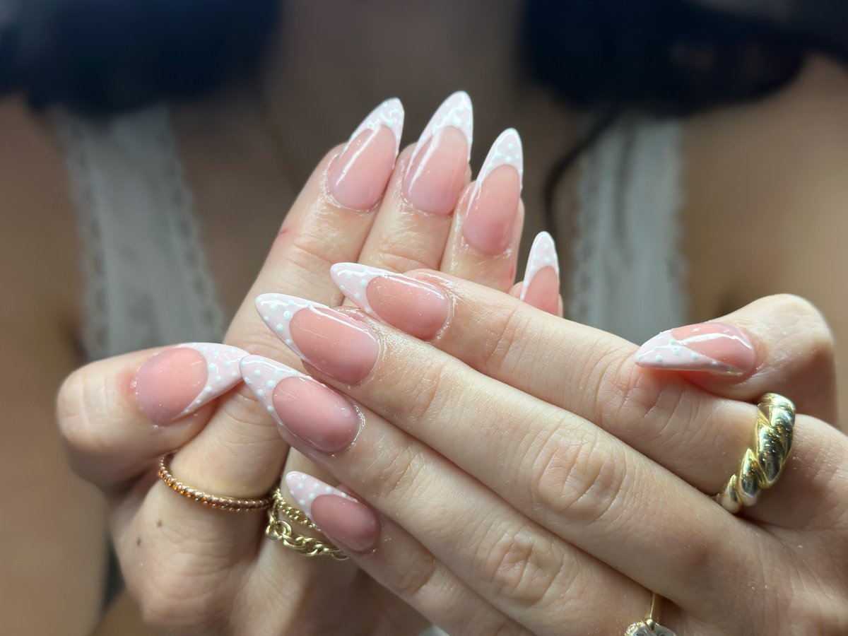 SiuBigpbp's tweet photo. Polished to perfection

Follow for more: @nailsbymimi. 11 https://t.co/7VGtkn8Z6m