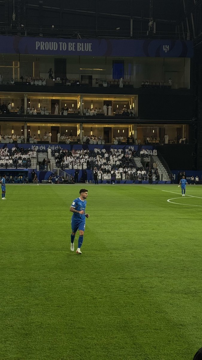 brhe_9's tweet photo. ليلة الروبن 💙 https://t.co/q91CrXw2SP