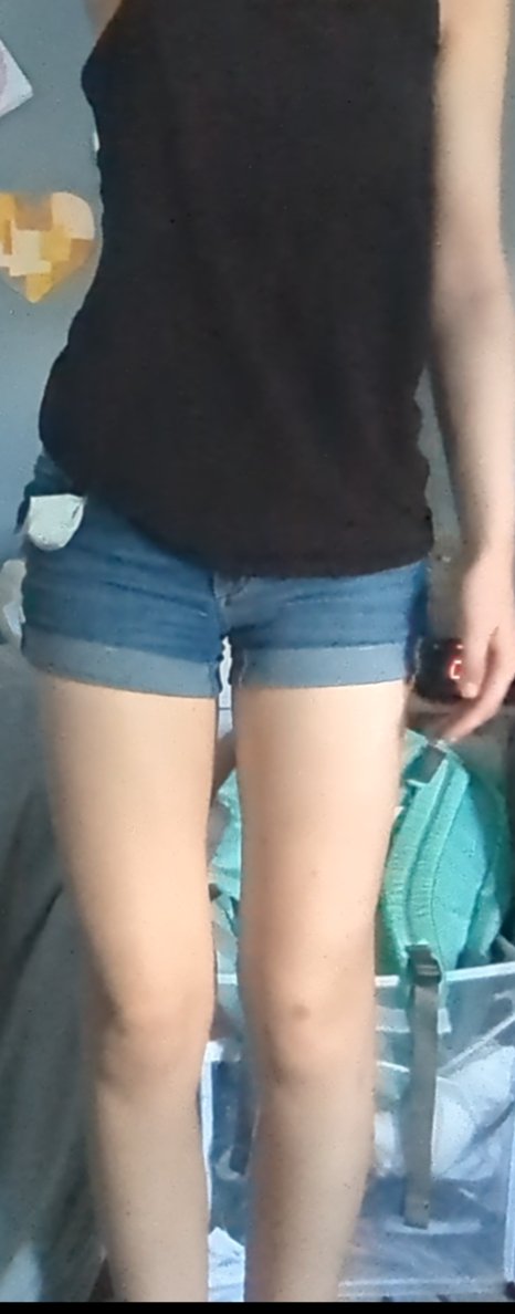 Ellebunnies's tweet photo. How tf do I look fat but like not really??? #edrtwt #edtwt #shedtwt https://t.co/L3lr6qLRU7