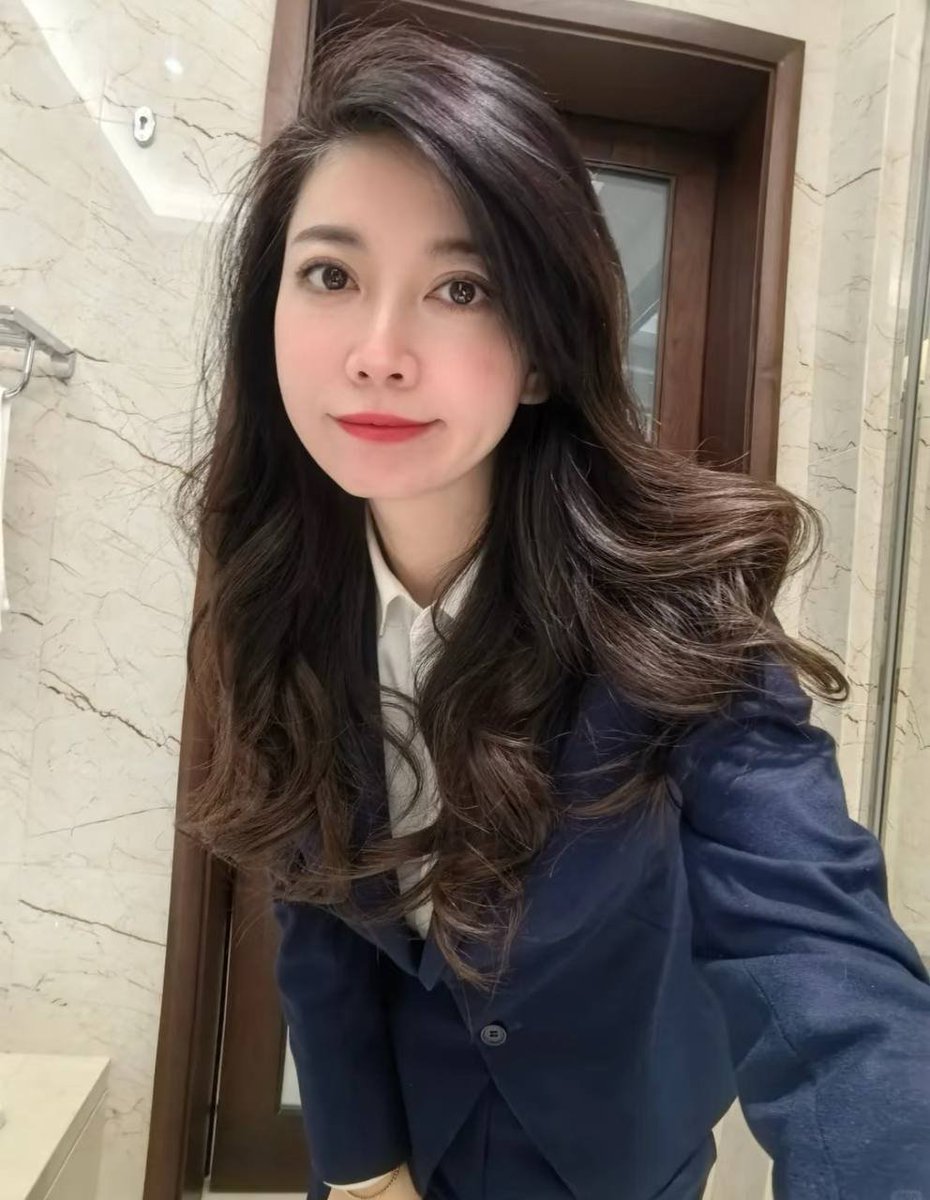 laddu2611's tweet photo. 本人85后，已婚，体制内银行打工人，无不良嗜好。性格温和，思想开放，有一些小众爱好。真心希望在这里遇到一个聊得来的搭子。 https://t.co/89bacdOdU2