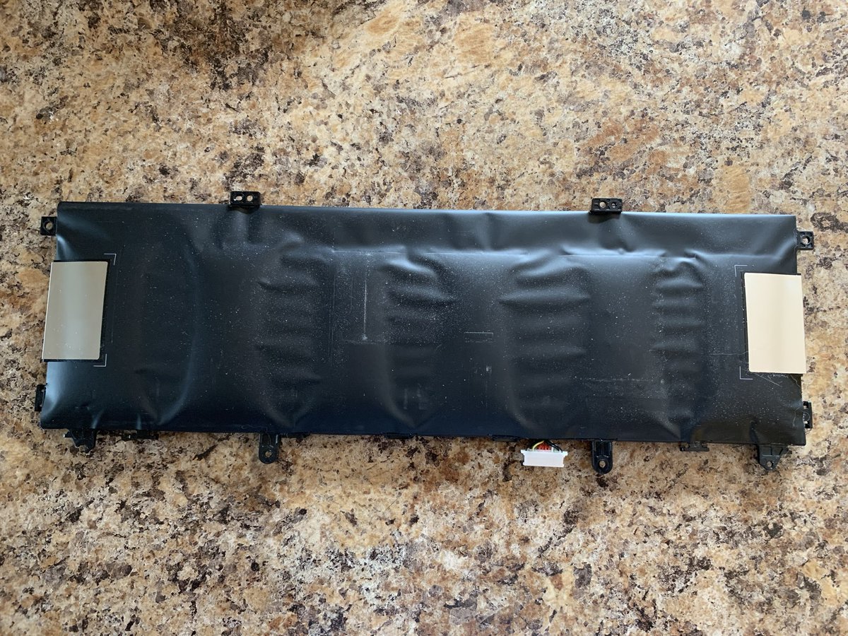 CowboySplayed's tweet photo. Changed out my laptop battery. Seems a bit swollen. 👀

The new battery is working. Glad I got to it before it popped. As soon as I loosened the screws, it popped the cover off.

Now to power cycle. 🥲 https://t.co/qHVTSwr2ce