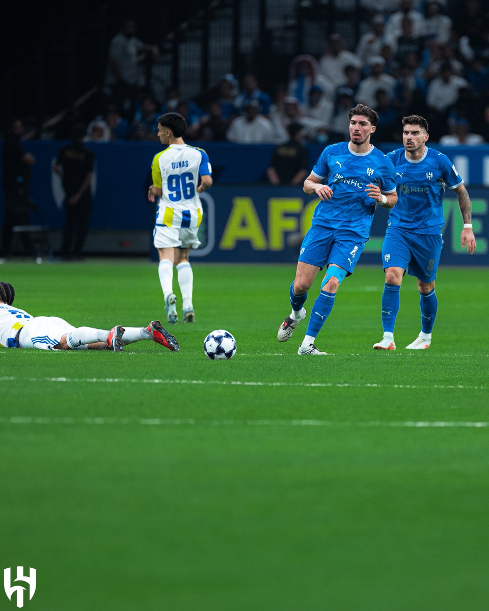 Alhilal_FC's tweet photo. تشابهت الألوان.. وساد الأزرق 💙 https://t.co/XB2LdUxoaC