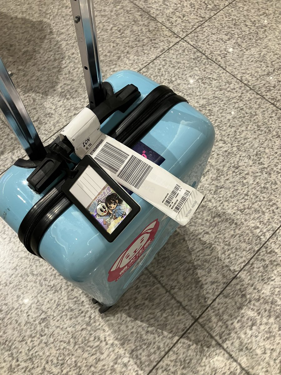 KR_TM_H46_KS's tweet photo. 荷物返ってきました。

実はタグの裏に国富町ひなたざ課（@hinatakunitomi ）のステッカーを入れてきました。

#テゲバ日向坂部 
#柏サポ全北遠征 
#テゲサポ八戸遠征 https://t.co/g2EdZxxz58