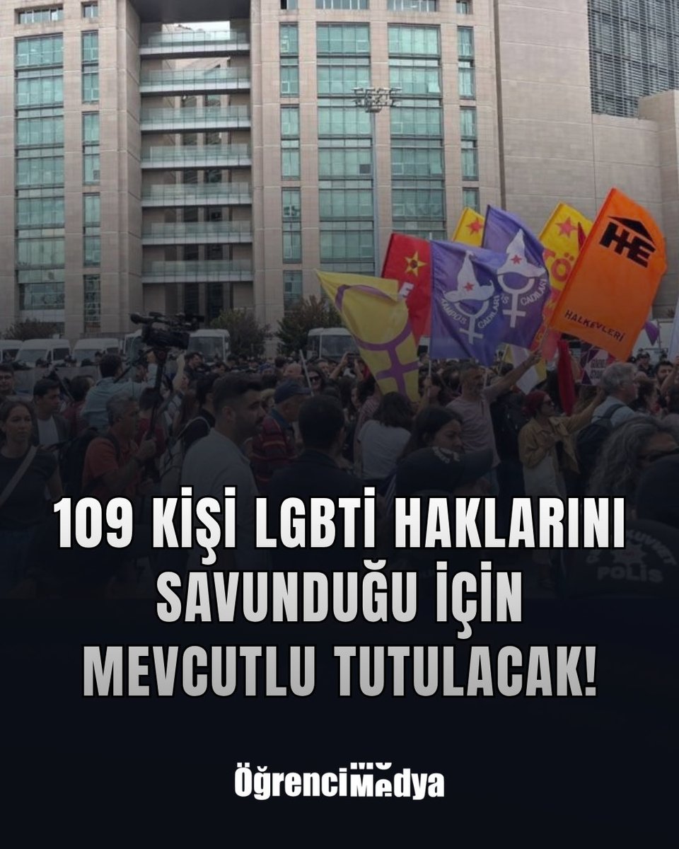 Ogrncmdy3's tweet photo. 109 Kişi LGBTİ Haklarını Savunduğu İçin Mevcutlu Tutulacak!

Bugün LGBTİ’lere ve hak savunucularına yönelik operasyonlara karşı Çağlayan Adliyesi önünde yapılmak istenen basın açıklamasına polisin saldırısıyla gözaltına alınan 109 kişi mevcutlu tutularak geceyi nezarethanede geçirecek.

Hukuksuz bir şekilde yurttaşların hiçbir ihtiyacının karşılanmasına müsade edilmezken saatler geçmesine rağmen görüşme ve ifade işlemlerine de başlanmıyor.