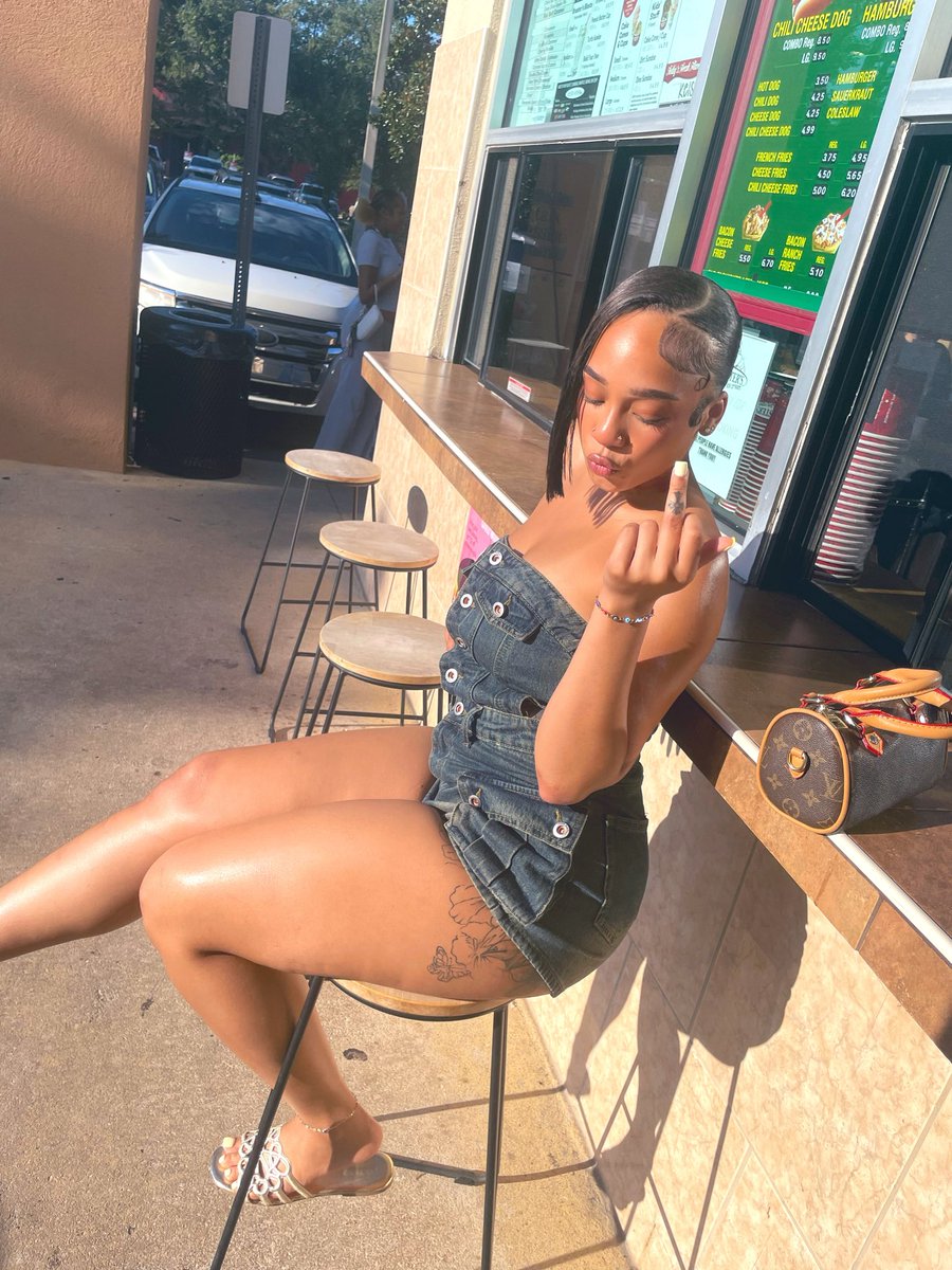 itsnaiyyya's tweet photo. Ur glazed donut 🫦😍😍😩 https://t.co/qn6sSKUA4s