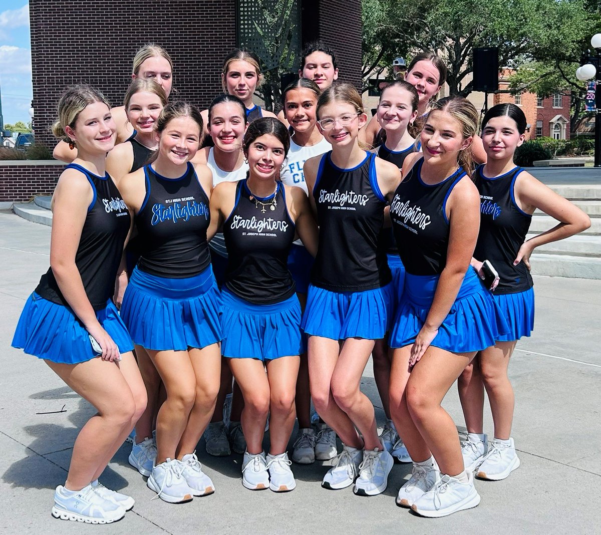 GulfBend's tweet photo. A special thank you to the St. Joseph High School Starlighters Dance Team for volunteering at Friendship Fest! 💙Your time, energy, &amp; helping hands helped make the day extra special for our community. Thank you, Starlighters!#FriendshipFest #VolunteerAppreciation #GulfBendCenter https://t.co/I2TRzJJW7m