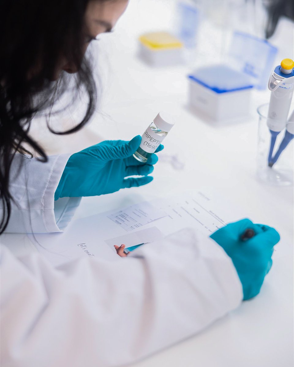 RodneyRoshmr's tweet photo. Raise your hand if you’d love to spend a day in a real beauty laboratory! We invited influencers and brand partners from over 25 countries to our lab in Stockholm, where they met our amazing scientists and even created their own personalized https://t.co/YndC0c2PFy