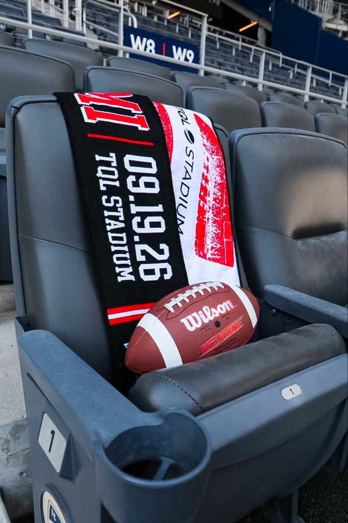 TQLStadium's tweet photo. The rivalry deserves its own kit. 🔔
Exclusive Battle for the Victory Bell merch is here. 

Shop now: https://t.co/qQ2ldnw6nq https://t.co/J7Jng0ySLs