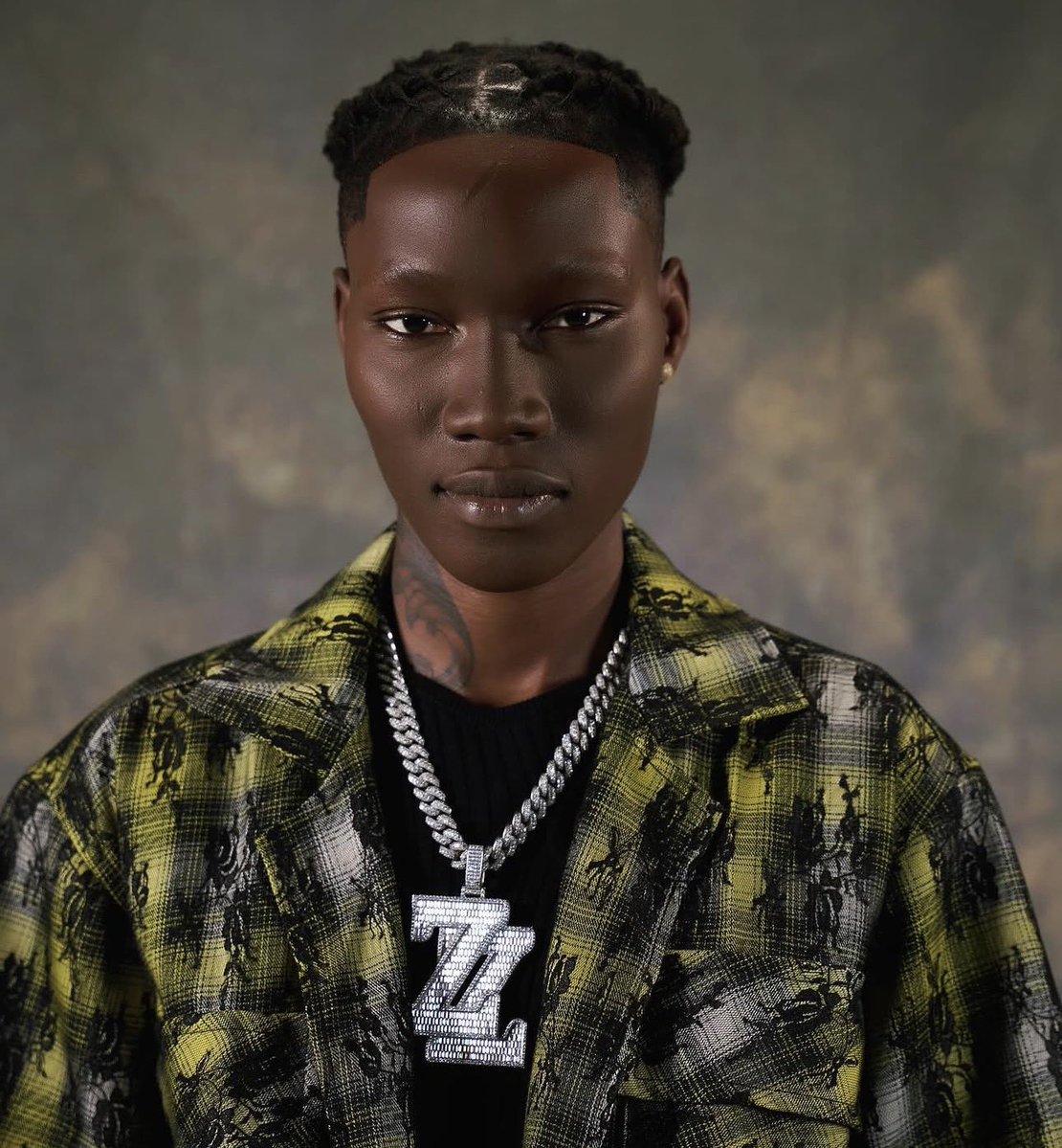 AlbumTalksHQ's tweet photo. 🚨ZINOLEESKY says his forthcoming EP will “𝐬𝐚𝐯𝐞 𝐥𝐢𝐯𝐞𝐬”. 📀🔜 https://t.co/kdBrGGx0k1