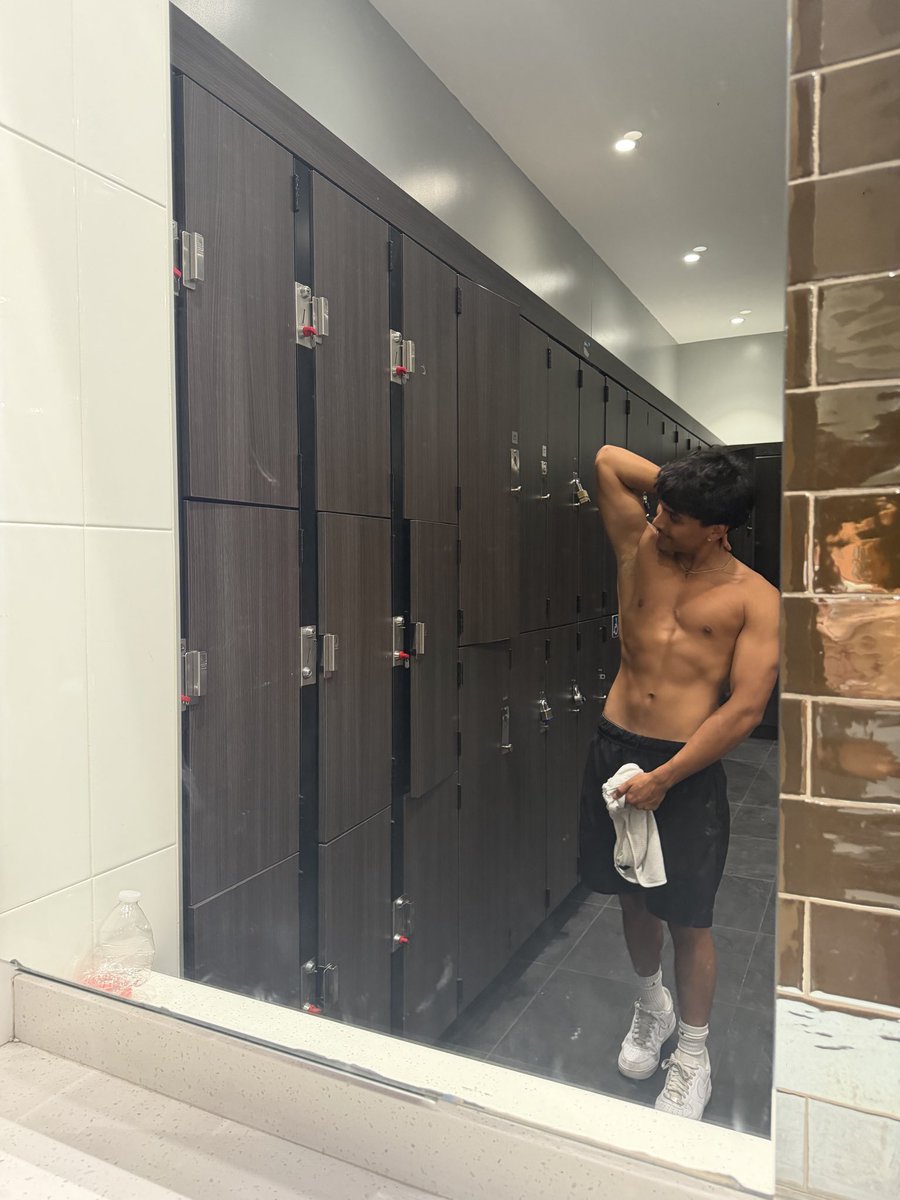 getlikericky's tweet photo. Ight let’s get shredded https://t.co/rK9NZNXmvx