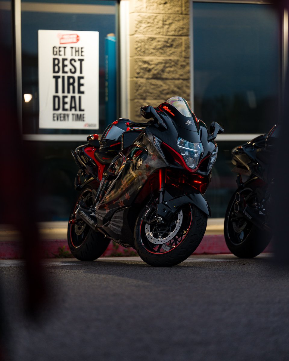 ImogeneTidne's tweet photo. Busa bros out at Tuner Tuesday NWA. Some of the prettiest bikes out there, in my opinion. Wrap done by OZK Wraps. Photo: Sony A7V https://t.co/5XVbfbLPWk