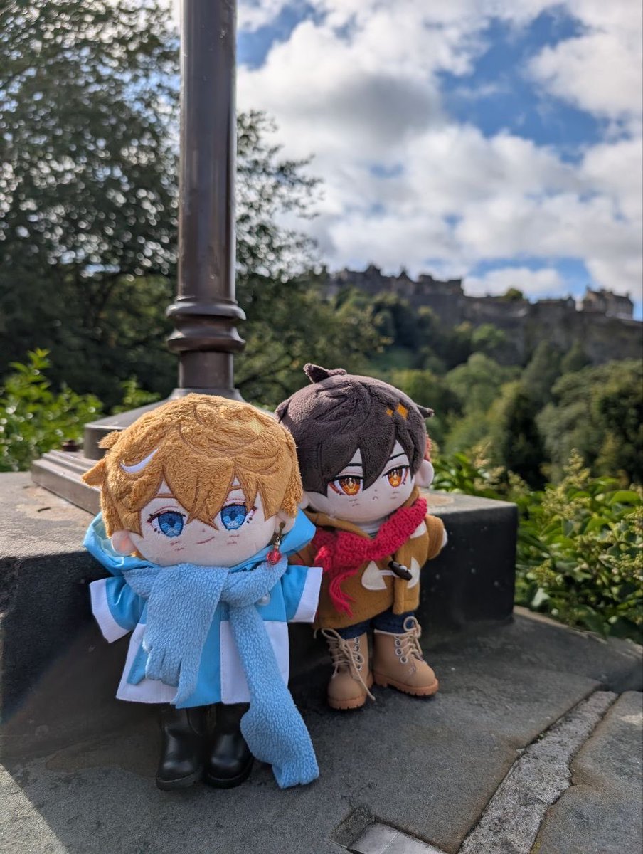 DumbassyEmbassy's tweet photo. Today tiny husbands took a stroll around Edinburgh. They got caught in the rain a few times and the wind almost blew their scarves away, but they really enjoyed it anyway. https://t.co/swElouJWCH