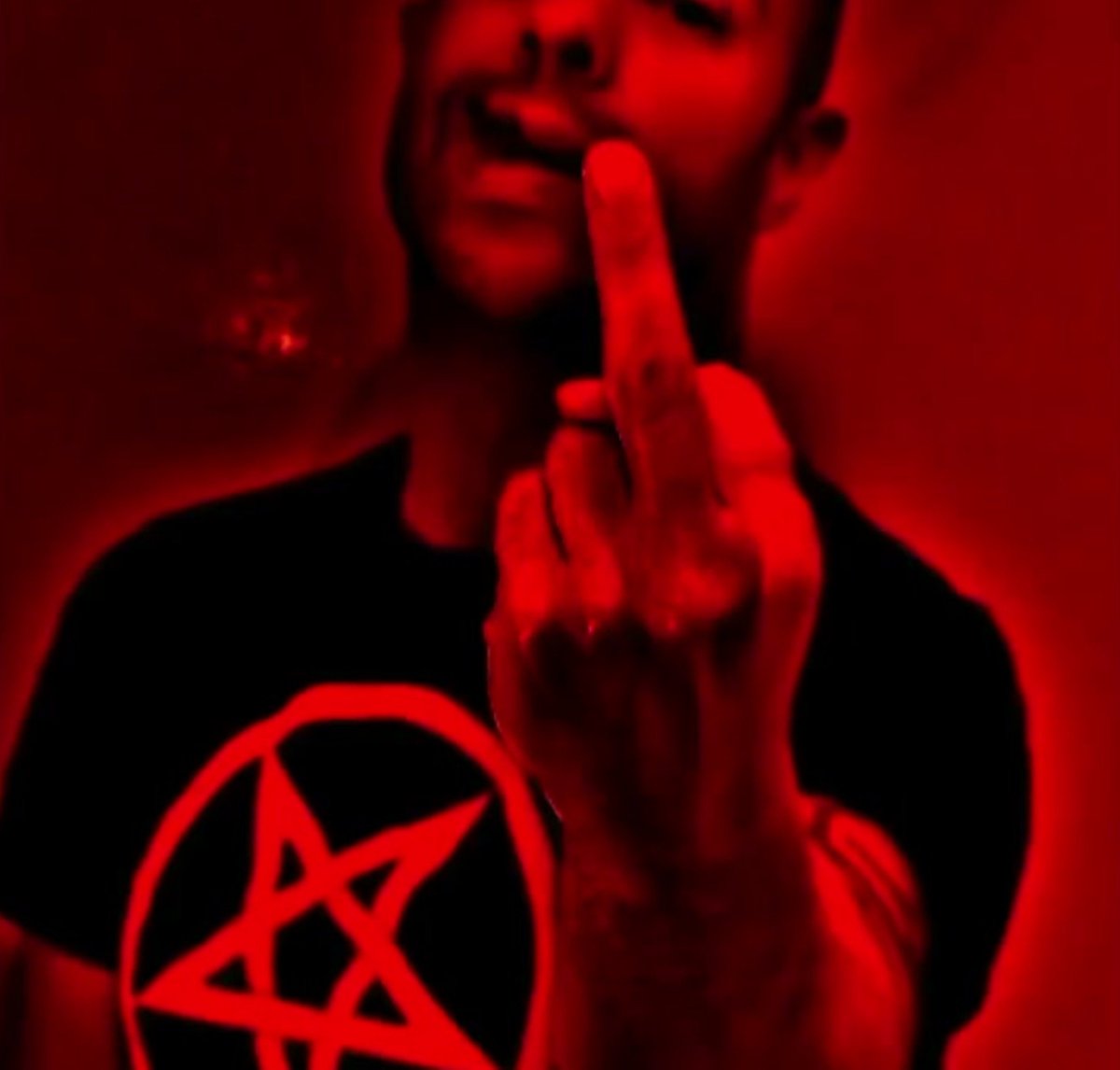 serve_satanbr's tweet photo. Levante-se com fúria, pise na paz dos hipócritas e faça com que o resto deste dia seja um verdadeiro inferno para quem tentar cruzar a sua frente. Assuma o controle pela força bruta ou aceite ser esmagado. A escolha é sua.
#gay #satan #blaspheme #profano https://t.co/7zvW7wRV5J
