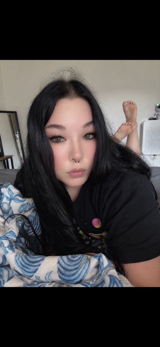 lalaaaa_Boop30's tweet photo. 💅 | expensive taste, priceless energy 💸✨ | spoil me or scroll 🎀
#barefoot #feet #feetfetish #feetfinder #paintedtoes #feetworshi̇p #feetslaves #soles 👣 #softsoles 👣 #wrinklesoles 👣 #cutefeet 👣 #soleslover #feet #feetfreaks #feetworshi̇p #feetslaves https://t.co/C8Hrv8bOFN