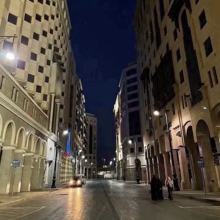 unfmariam's tweet photo. المشي في أرجاء الحرم ليلاً ( يارب ارزقني في عفوٍ وعافية ) https://t.co/tYF8aWKRaT