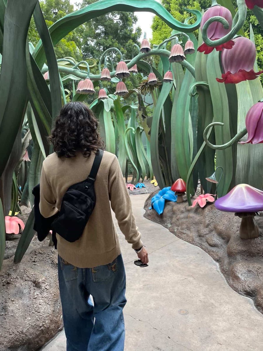 toywzrd's tweet photo. shoulda done ts a min ago(pt 1)
• 8teen js graduated yayy
• latino🇲🇽
• luvv film&amp;music
• faceless until i like u
• fav music artist: flex
• fav movie: mars attacks🛸
• not buying until i find a job (want 2 spoil u mb😪)
• dms open pls i need friends
• #nsfwtwt or not idc https://t.co/iV6ZnlBeSi