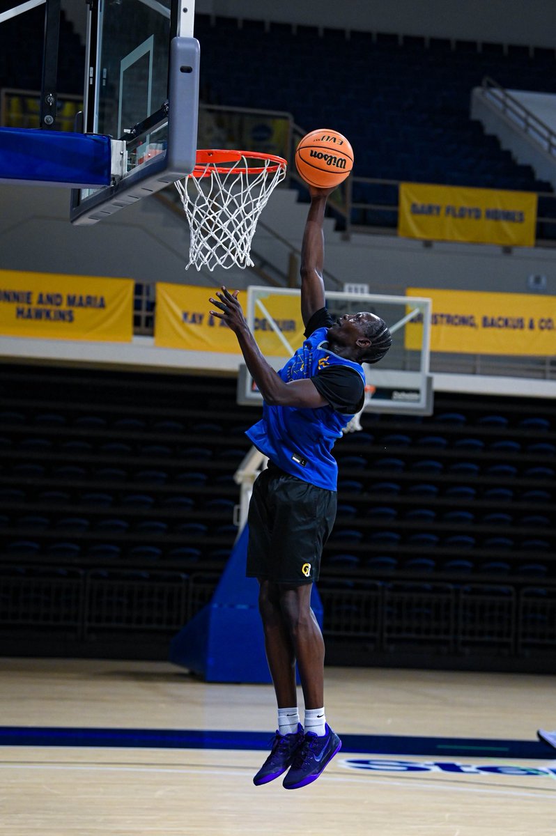 AngeloStateMBB's tweet photo. No Days Off.

#RamHoops #RamEm https://t.co/XG8UbbyOvn
