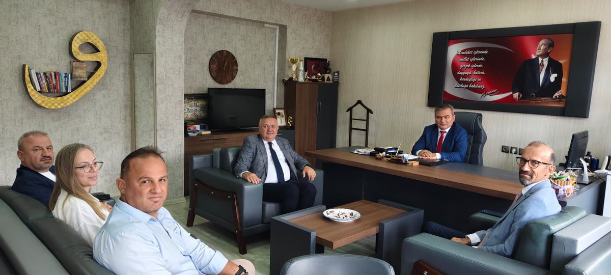 egitimis55's tweet photo. Eğitim-İş Samsun Şubesi ve Tekkeköy İlçe Temsilciliği olarak, yeni eğitim-öğretim yılının hayırlı olması dileğiyle Tekkeköy İlçe MEM Sayın Mustafa UZUNLAR, Ş. Müdürleri Engin AKTAŞ ve Rabia AYDIN DALGA ile bir araya geldik. https://t.co/rC7aZ4yOSH