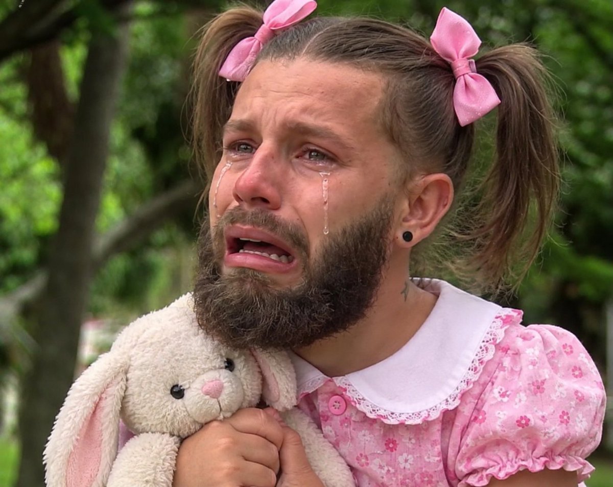 ERIKoqup's tweet photo. Cuál niña llorona anda está mujercita dando quejas en los medios mamertos, tan parado que es y anda desfloripada por qué ya ho hay quién la defienda, @LevyRincon  sos la mera margarita de pueblo, pedazo de HP😂😂😂😂😂😘 https://t.co/z4Eeqhuc6C