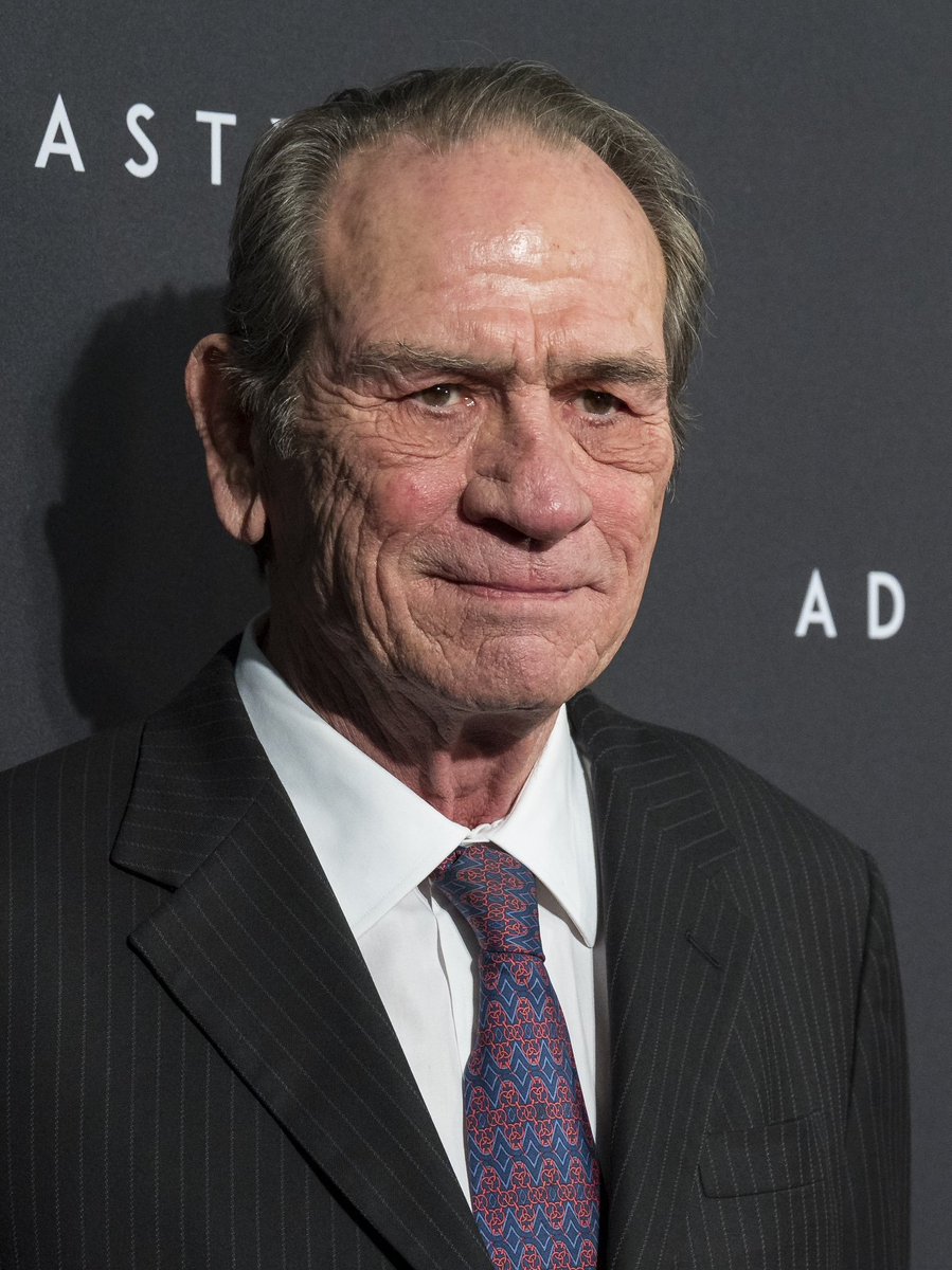 CasaPolimata's tweet photo. El Gran #TommyLeeJones está cumpliendo 80 años.
#HappyBirthday
#TheFugitive
#MenInBlack
#TheClient
#Vulcano
#TheFederals
#DoubleJeopardy https://t.co/7dU5UumGlR