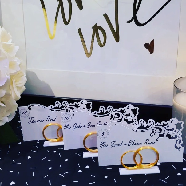 RayleneCollyer's tweet photo. An elegant detail for an unforgettable day

Our 3D-printed wedding ring-inspired card holders are perfect for presenting each guest’s place card in an original, romantic way. Ideal for weddings, customizable in different colors and finishes, and a https://t.co/s0r9d4cMwN