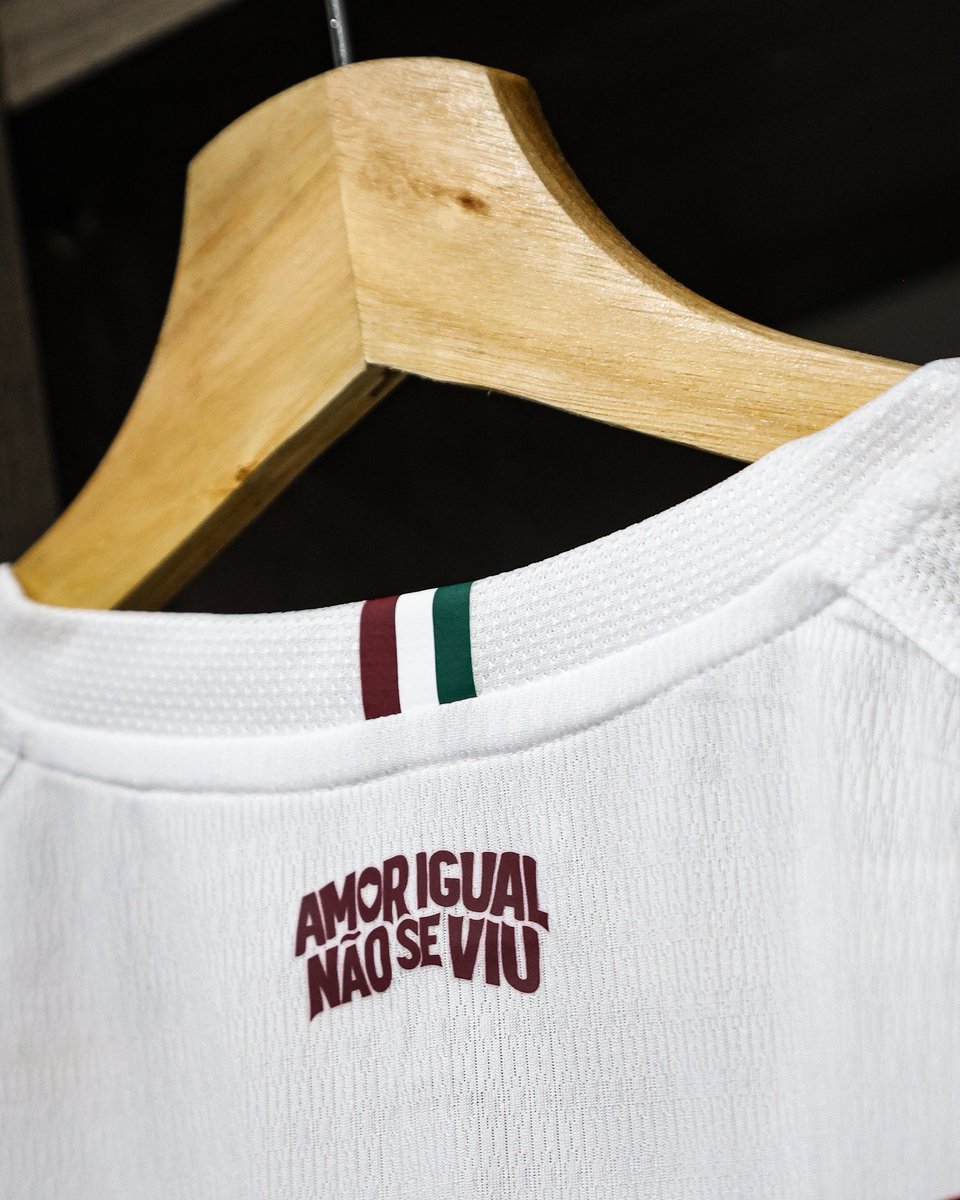 FluminenseFC's tweet photo. Tricolor em Toda Terra! https://t.co/DOgzKLKZ2O