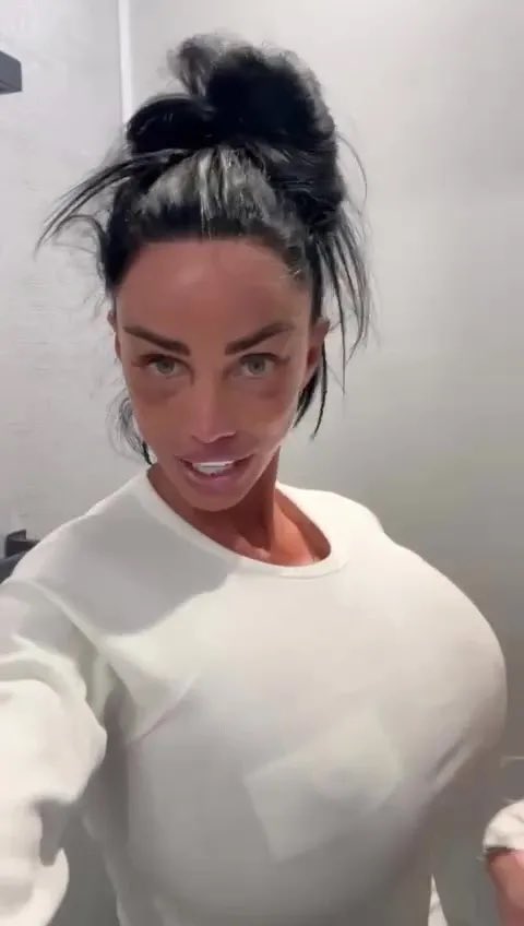 fmnation7's tweet photo. KATIE Price has showcased the results of her ‘biggest ever’ boob job – following her split from Lee Andrews.

Taking to Facebook, Katie shared a video of her and daughter Princess trying on pyjamas in a cubicle at Hollister.
The star smiled for the camera as she showed off the results of the procedure.
