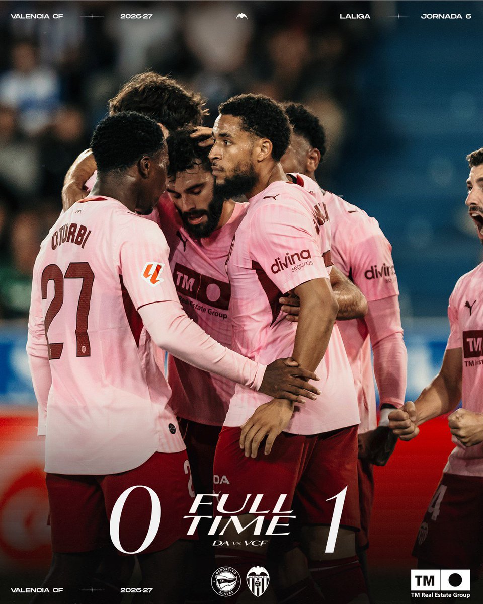 ValenciaPolonia's tweet photo. KONIEC MECZU

⚪️🔵ALAVES 0 - 1 VALENCIA ⚪️⚫️

🚨 VALENCIA WYGRAŁA MECZ TAK TO PRAWDA

Po bardzo wyrównanym meczu udaje się nam wywieźć pierwsze bardzo cenne 3 punkty.

⚪️⚫️ Już w pierwszej połowie było widać dużo wyższy poziom szczególnie w ofensywie w końcu Javi Guerra zagrał i pokazał jak dużo może dać tej drużynie nawet Danjuma wyglądał dobrze szkoda tego spalonego 

⚪️🔵 W drugiej połowie gospodarze nas zdominowali i stworzyli sobie kilka groźnych sytuacji ale nie umieli ich wykorzystać. Punkt kulminacyjny nastąpił w 78 minucie kiedy Javi Guerra zagrał perfekcyjne podanie do Luisa Riojy a ten bez problemu zdobył bramkę niestety przy okazji nabawiając się kolejnej już kontuzji...

Na wyróżnienie po tym meczu zasługują:

🇪🇸 JAVI GUERRA - według mnie MVP tego meczu w końcu zobaczyliśmy jego wersję z końcówki poprzedniego sezonu 
Świetne podanie do Danjumy i jeszcze lepsze przy bramce Riojy. 

🇪🇸 AARON MAYOL - imponujący debiut jak na 18 latka imponował swoja dojrzałością i opanowaniem w środku pola. Dodatkowo widać u niego umiejętności techniczne coś czuję że może powalczyć o miejsce w pierwszym składzie 

🇳🇱 ARNAUT DANJUMA - wielokrotnie go krytykowałem w tym sezonie ale w tym meczu wyglądał naprawdę dobrze  ( głównie w pojedynkach 1v1 z obrońcami ) na skrzydle dużo lepiej niż jako napastnik. Mógł mieć swoją pierwszą bramkę od roku ale ostatecznie był na minimalnym spalonym 

Pierwszy mecz bez Corberana i już zwycięstwo xd

🤔 Co uważacie o grze Valencii i kto był według was MVP tego meczu ?

#AlavesValencia