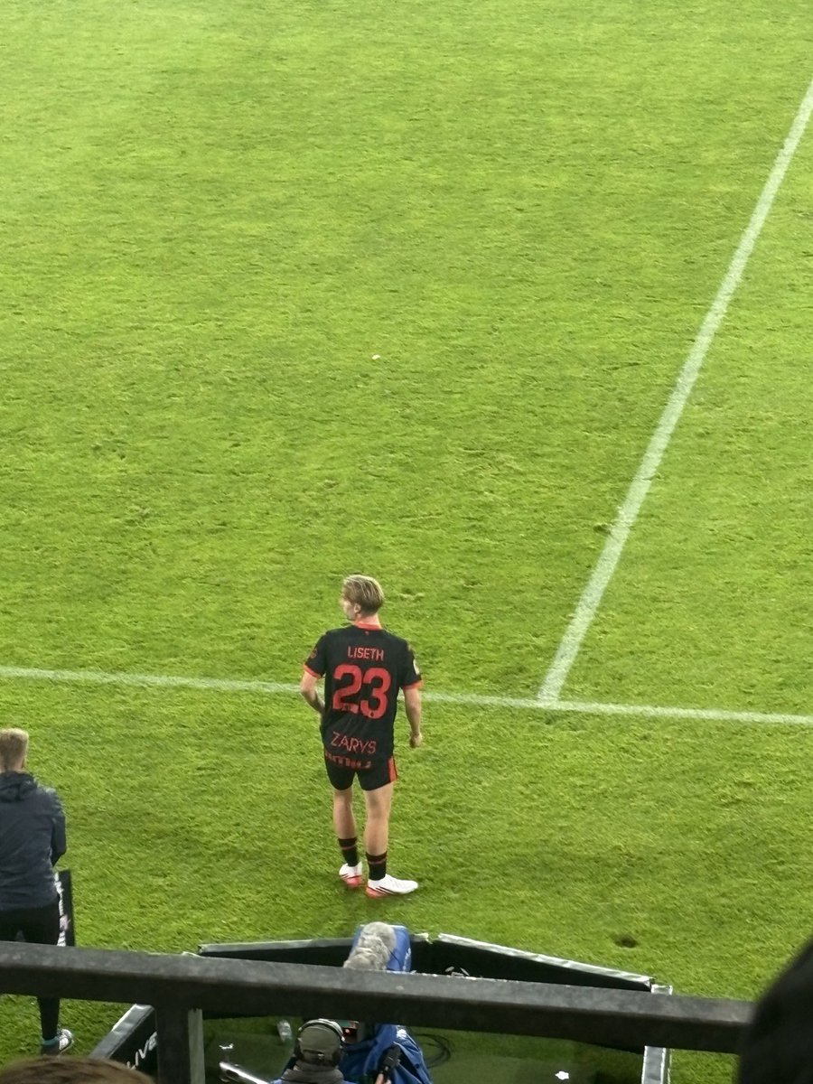 Mackaronny's tweet photo. Liseth (a) ✅

2-0, assist &amp; top of the league 🤝 https://t.co/i8c17uDdI9