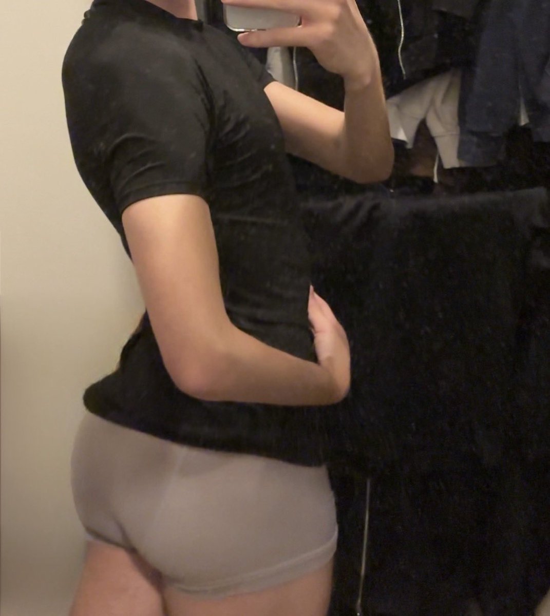 NicoTedster's tweet photo. bad leg day brooo 😓 gotta lock in for my winter arc ❄️🍑
-

#glutes #bigbutt #nsfw #gym #twink #femboy #fatass #ass #rateme #rateass #thighs #gymbro #winterarc #young #teen #bubblebutt #booty #skinny #thick #thicc #slimthick #bussy https://t.co/Ig2E5bbadn