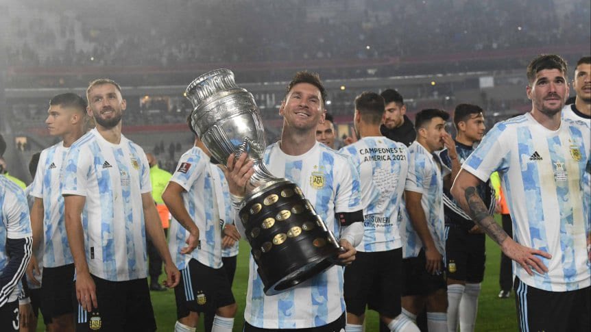 nic0riverplate's tweet photo. El último baile en CASA 🇦🇷 🤍❤️🤍 https://t.co/knNBnCEJwI