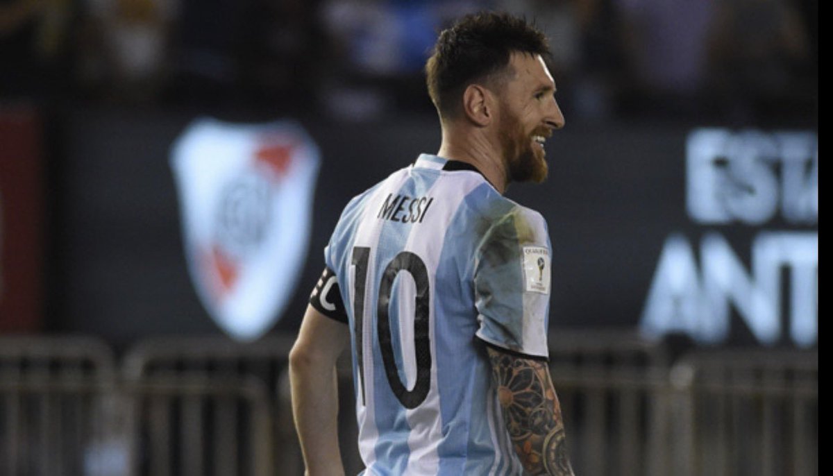 nic0riverplate's tweet photo. El último baile en CASA 🇦🇷 🤍❤️🤍 https://t.co/knNBnCEJwI