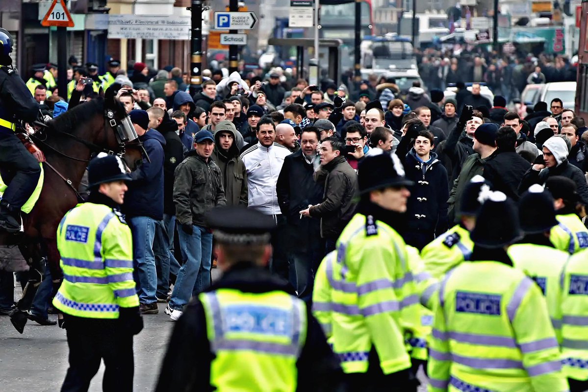 AscensoInglesok's tweet photo. 🚬🍿 Señoras y señores este sábado vuelve después de 14 años. Millwall vs West Ham https://t.co/gVOngVm4ls