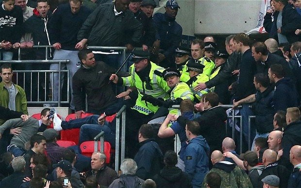 AscensoInglesok's tweet photo. 🚬🍿 Señoras y señores este sábado vuelve después de 14 años. Millwall vs West Ham https://t.co/gVOngVm4ls