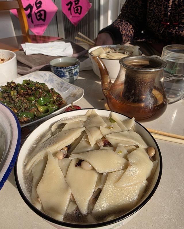 XaN7aaFyo's tweet photo. Late-night bites = warmest hugs. Your go-to 2AM spot for miso soup, grilled rice balls, and that little silence only a diner after dark brings. https://t.co/p9QqUfipL7