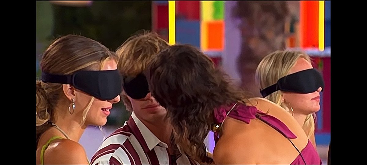 taekthlvr's tweet photo. RISPEEKKKTTT #loveislandadria https://t.co/LxWybflJBf