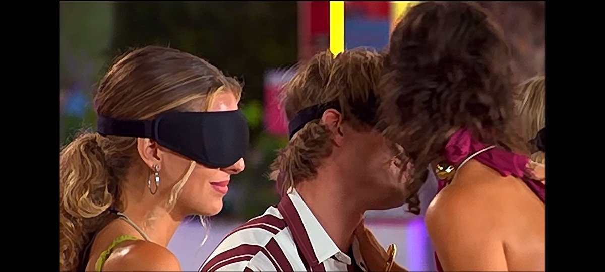 taekthlvr's tweet photo. RISPEEKKKTTT #loveislandadria https://t.co/LxWybflJBf