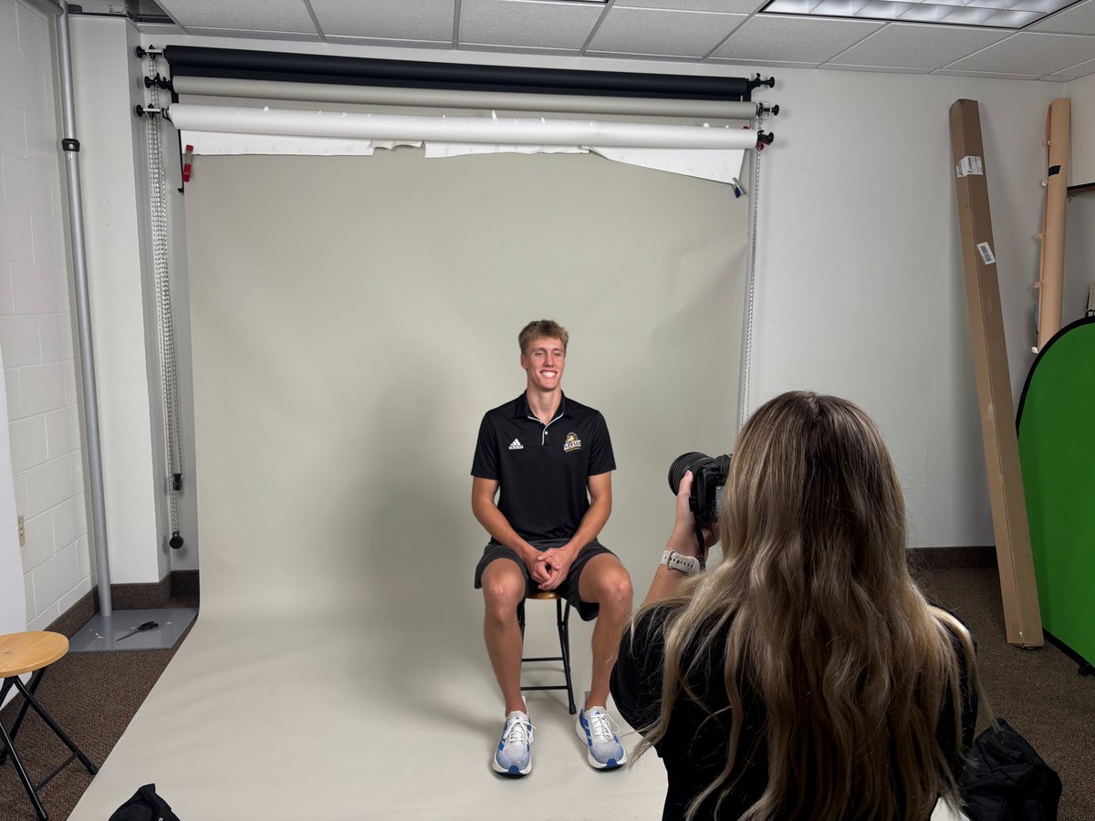 SMSUMustangsMBB's tweet photo. Getting ready for season. 📸

#LetsRide🐴 | #M4L https://t.co/jXwOGey4p2