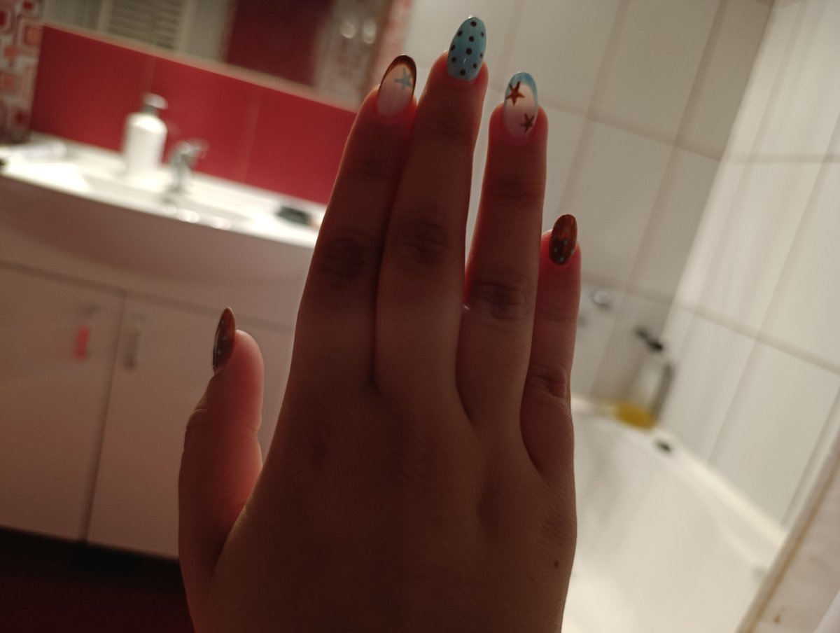 Tashapervert67's tweet photo. Lowkey forgot I these cute nails 🩵🌀🍪🤎 https://t.co/P61ytwb39x
