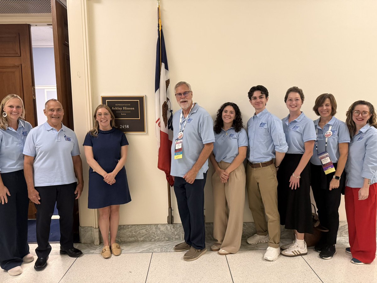 ACSCANIowa's tweet photo. Great meeting with Leah in @RepAshleyHinson’s office today! Thanks for hearing from Iowa advocates on the importance of cancer research funding and clinical trials.
#ACSCAN #Iowa #CancerLobbyDay https://t.co/Vli5wjkaON