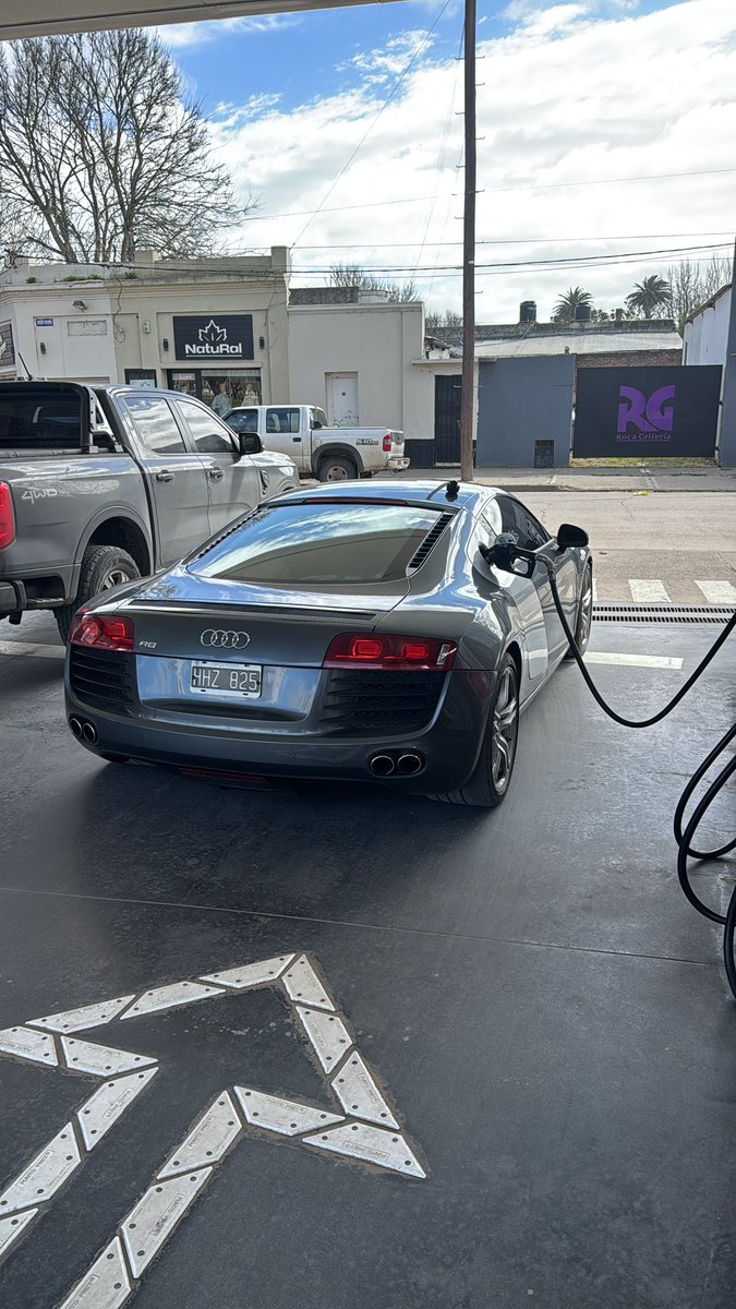 ramirodiz3's tweet photo. 540kms un tanque. No irónicamente gasta menos que una Renegade. https://t.co/gzl52xBaXg
