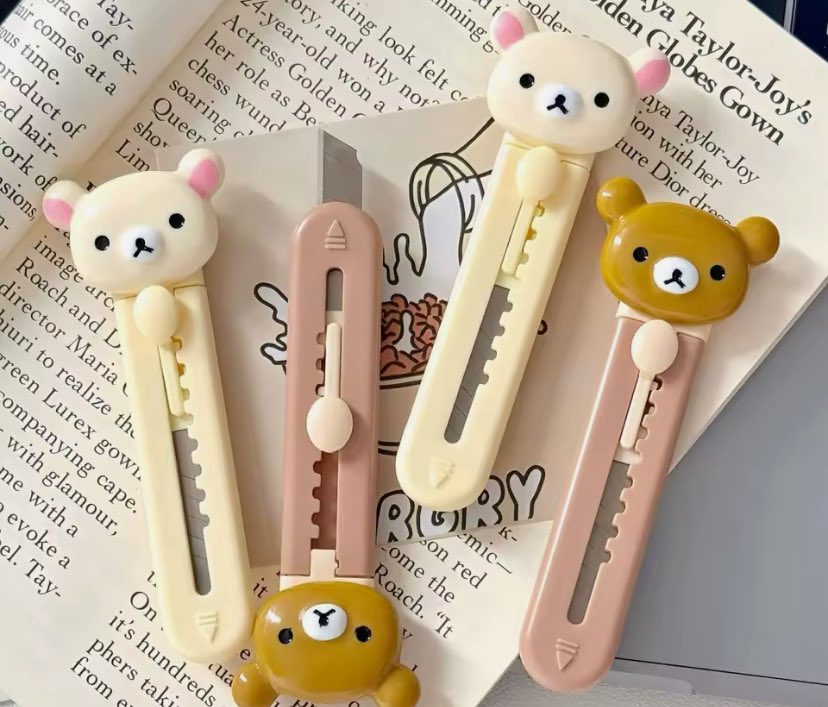 kissesonmyheart's tweet photo. I ORDERED THESEEE SO FREAKING CUTEEE!!!!!! Cvtting in style honestly 

#shtwt #nsfwtwtًً #cuts #selfharm #blades #cute https://t.co/48HTSmeCZ7