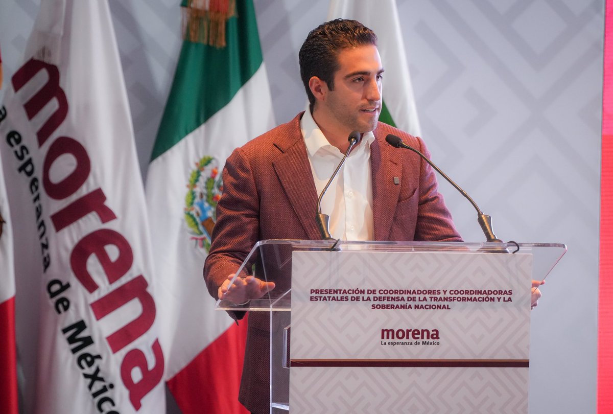 GinoSeguraV's tweet photo. Hoy recibo con muchísimo orgullo, gratitud y, sobre todo, con una enorme responsabilidad esta gran encomienda como Coordinador de la Defensa de la Transformación y la Soberanía Nacional en #QuintanaRoo

Tengo claro el objetivo: defender todo lo que hemos logrado con nuestra Gobernadora @MaraLezama, que ha cambiado la vida de miles de familias quintanarroenses. Cuenten conmigo para defender a nuestro Movimiento, a nuestra patria, y el legado de bienestar y justicia social que hoy se vive en nuestro estado. 

Agradezco la altura de miras de mis compañeras y compañero que fueron parte de este proceso. De mi parte, contarán con una firme convicción de trabajar en unidad para seguir consolidando el legado de transformación y esperanza en nuestro estado.

Por supuesto, quiero refrendar mi absoluto compromiso de trabajar de la mano con la Dirigencia Nacional de morena, encabezada por la Presidenta @A_MontielR, cuente con todo mi compromiso para defender la Cuarta Transformación, siempre siguiendo la visión de nuestra Presidenta @Claudiashein.

Esta encomienda también es un llamado colectivo. A partir de hoy, volveremos a recorrer los 11 municipios, juntas y juntos vamos a seguir defendiendo el derecho de las y los quintanarroenses a vivir con dignidad y a contar con un futuro próspero.

¡Con organización y esperanza, #LaTransformaciónSigue!
